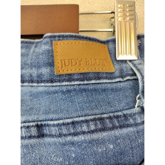 Judy Blue Jeans Women's 11/30 Bleach Splattered Mineral Wash Relaxed Fit Denim - Picture 5 of 14